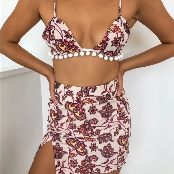 Shekou Woman two piece outfit - Picture 1 of 3